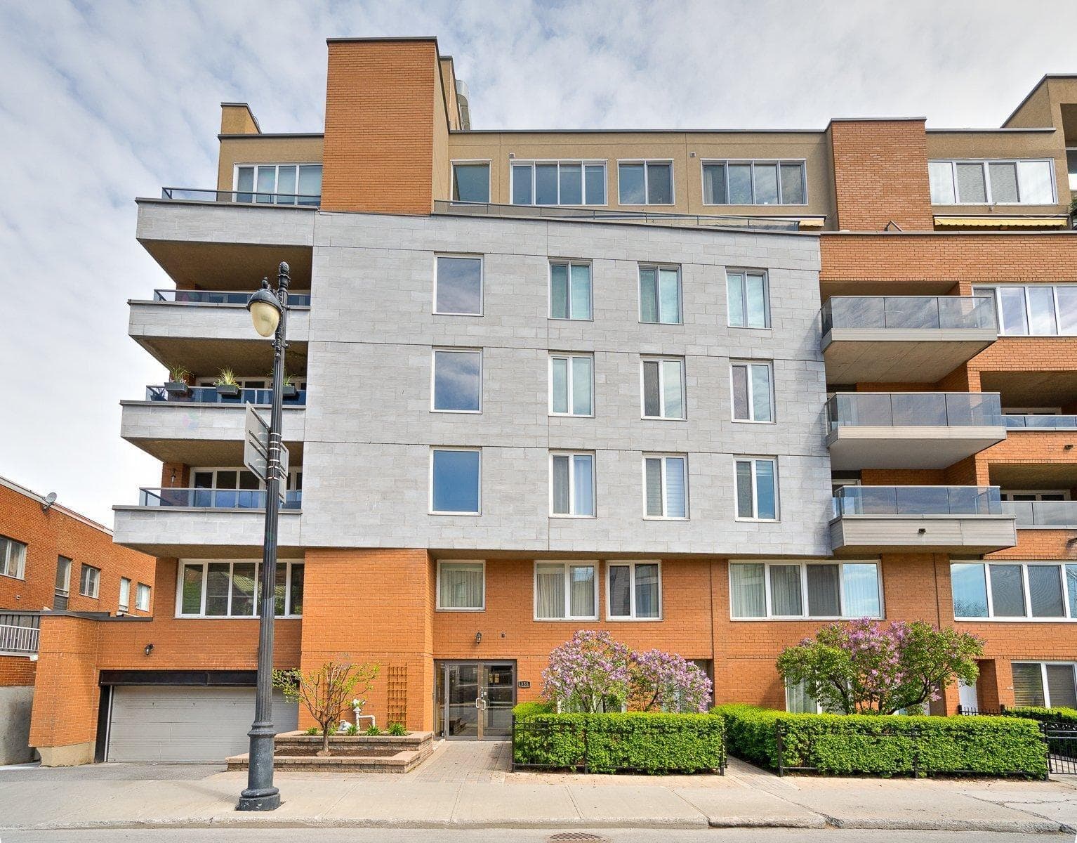 351 Rue Berri, #103, Montréal (Ville-Marie), Quebec H2Y4A1