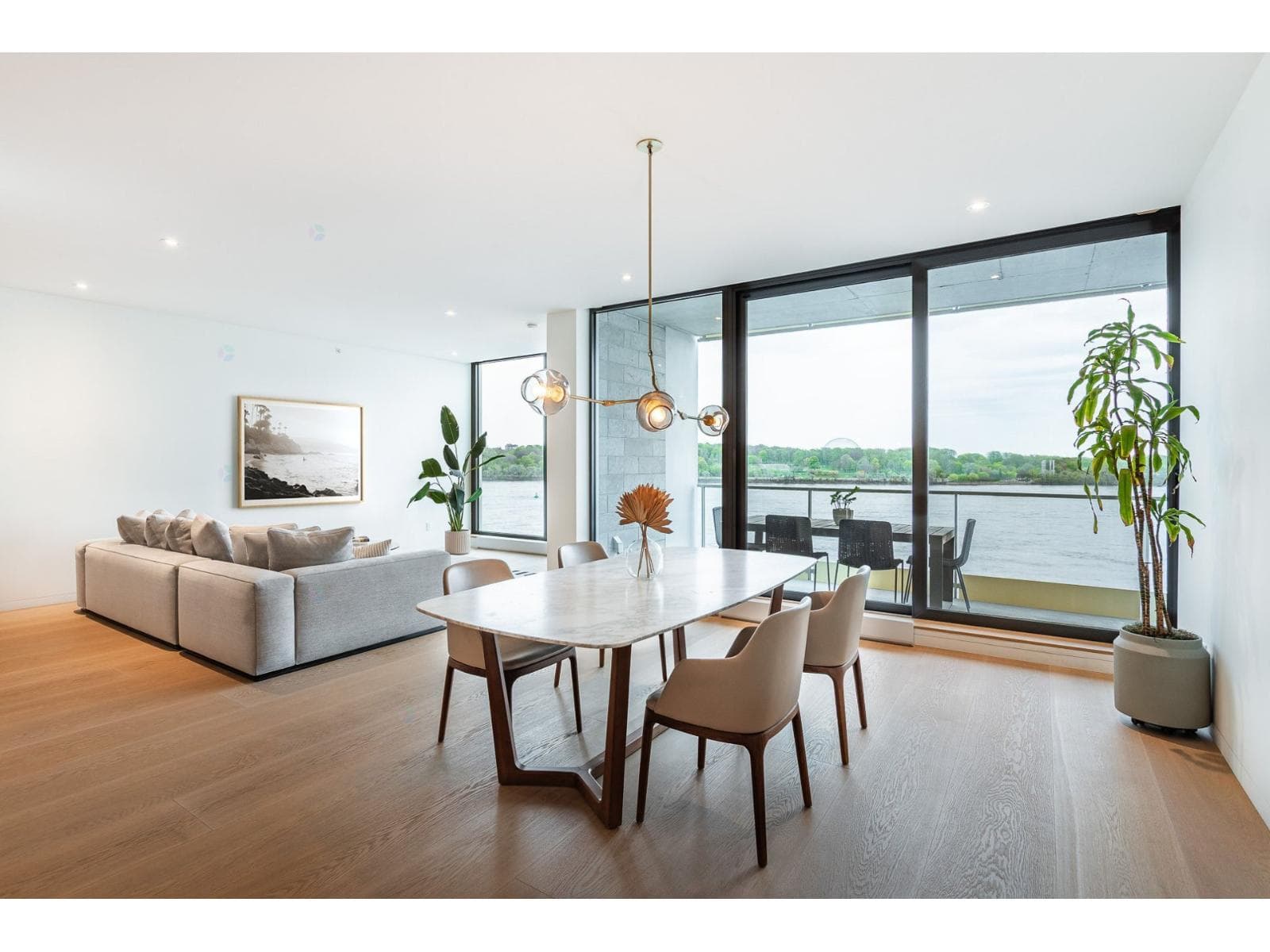 1010 Rue de la Commune E., #503, Montréal (Ville-Marie), Quebec H2L0H9