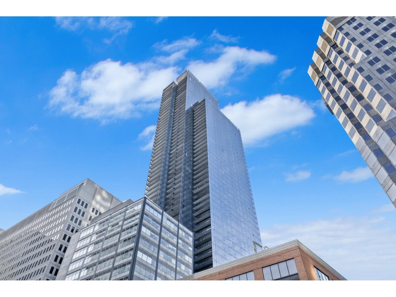 1205 Place Phillips, #2502, Montréal (Ville-Marie), Quebec H3B0H3