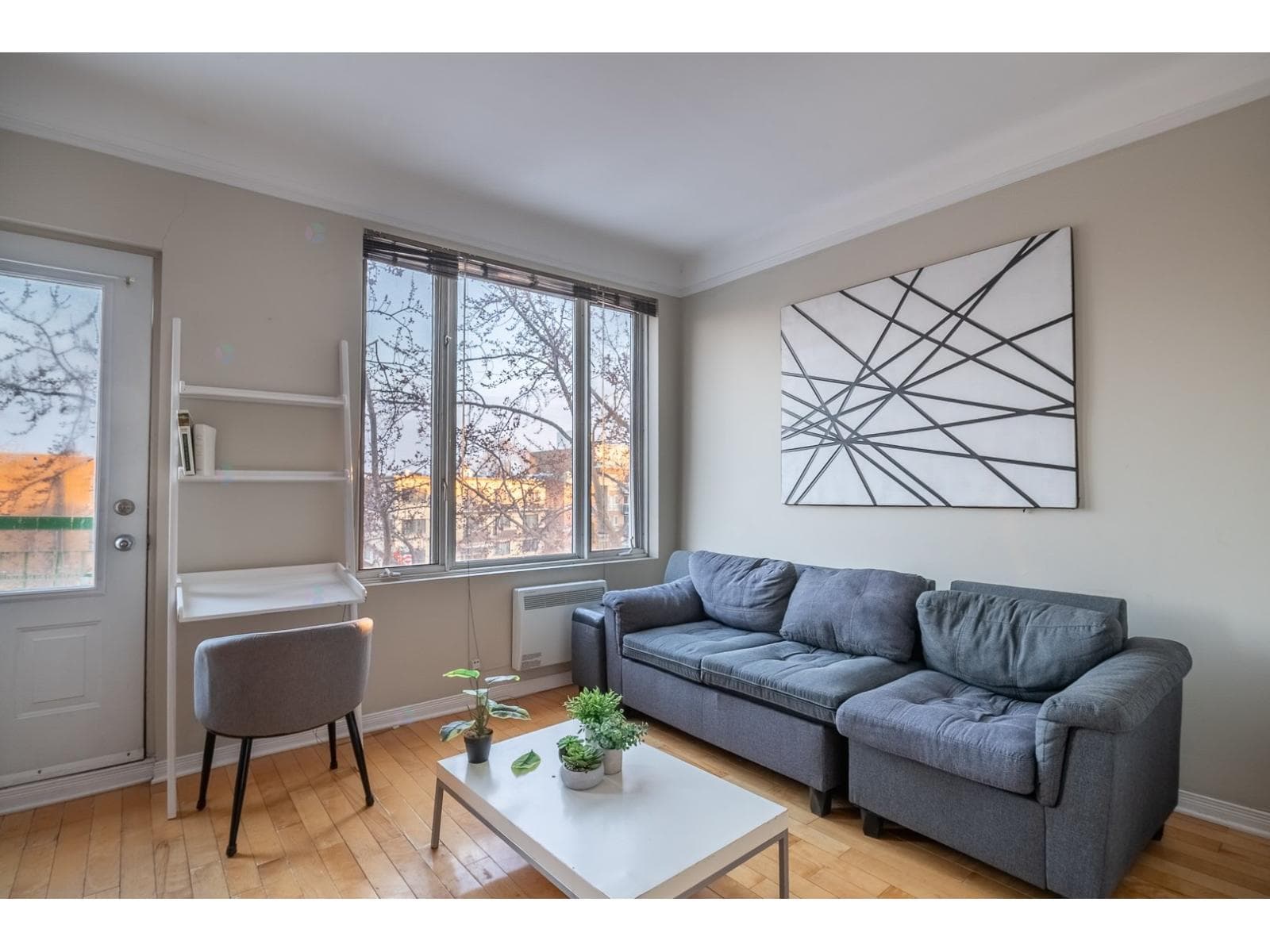 2205 Rue Sherbrooke E., Montréal (Le Plateau-Mont-Royal)