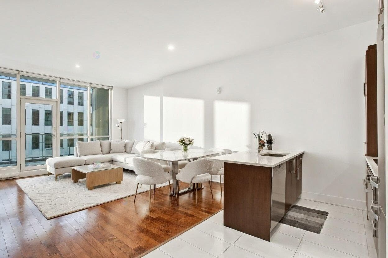 1225 Boul. Robert-Bourassa, #404, Montréal (Ville-Marie)