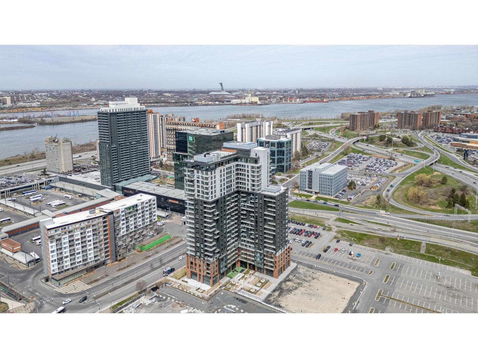 200 Rue Marie-Charles-Le Moyne, #821, Longueuil (Le Vieux-Longueuil)