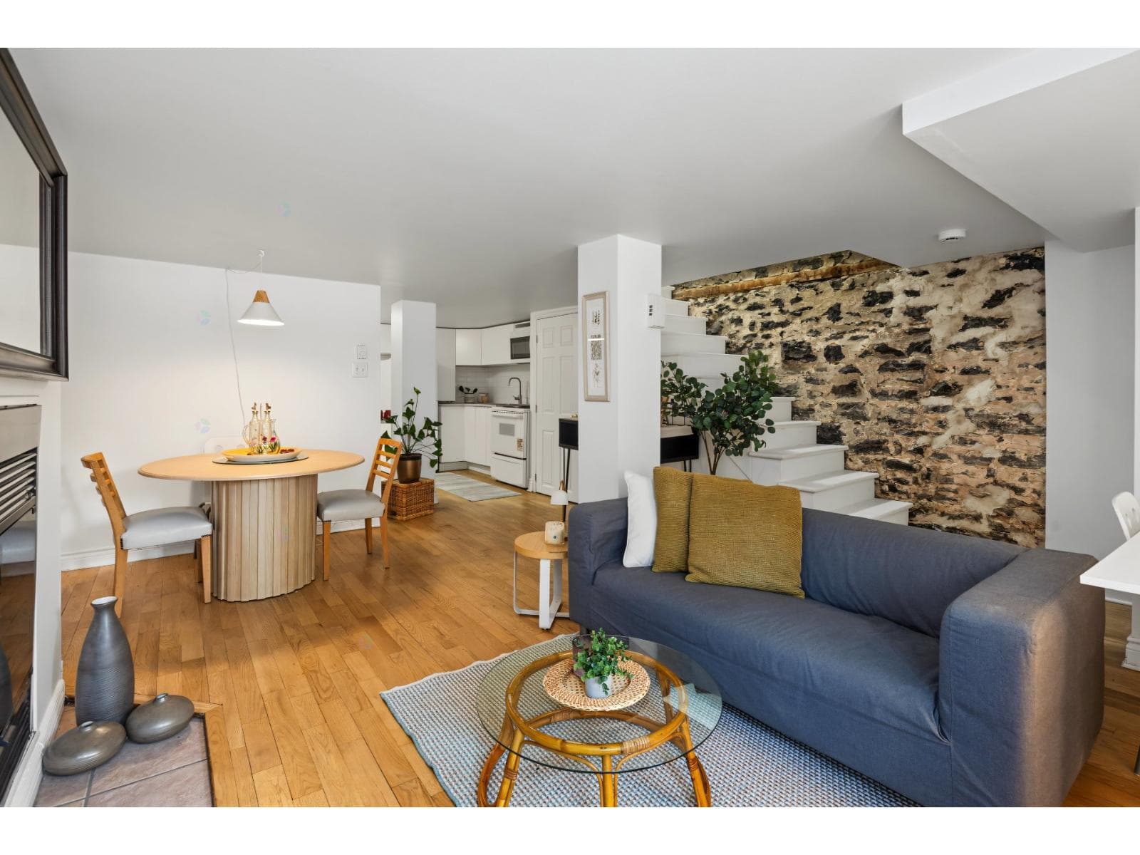 3935 Av. Laval, #1, Montréal (Le Plateau-Mont-Royal)